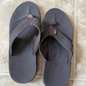 Boys brown rainbow flip flops